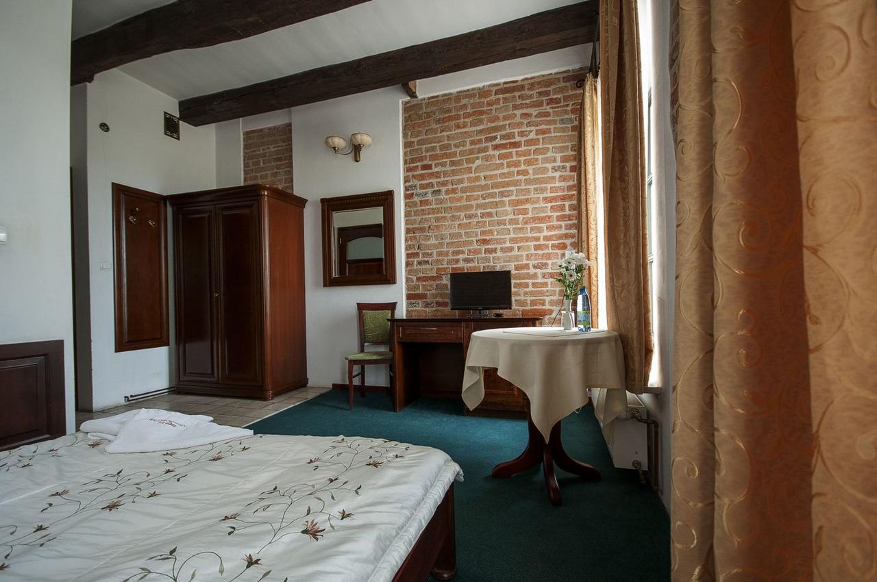 Hotel Restauracja Pod Parowozem Ostrowiec Świętokrzyski Εξωτερικό φωτογραφία