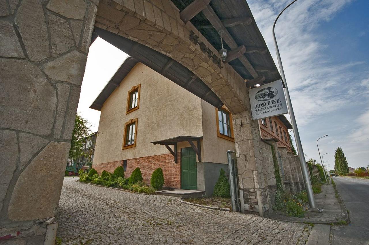 Hotel Restauracja Pod Parowozem Ostrowiec Świętokrzyski Εξωτερικό φωτογραφία