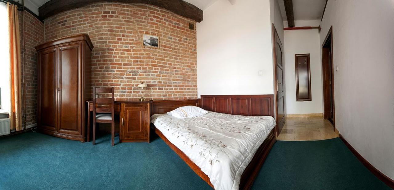 Hotel Restauracja Pod Parowozem Ostrowiec Świętokrzyski Εξωτερικό φωτογραφία