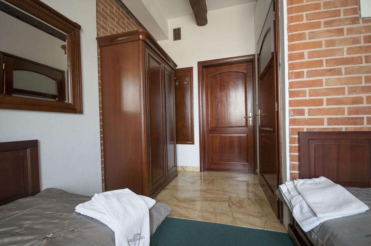 Hotel Restauracja Pod Parowozem Ostrowiec Świętokrzyski Εξωτερικό φωτογραφία