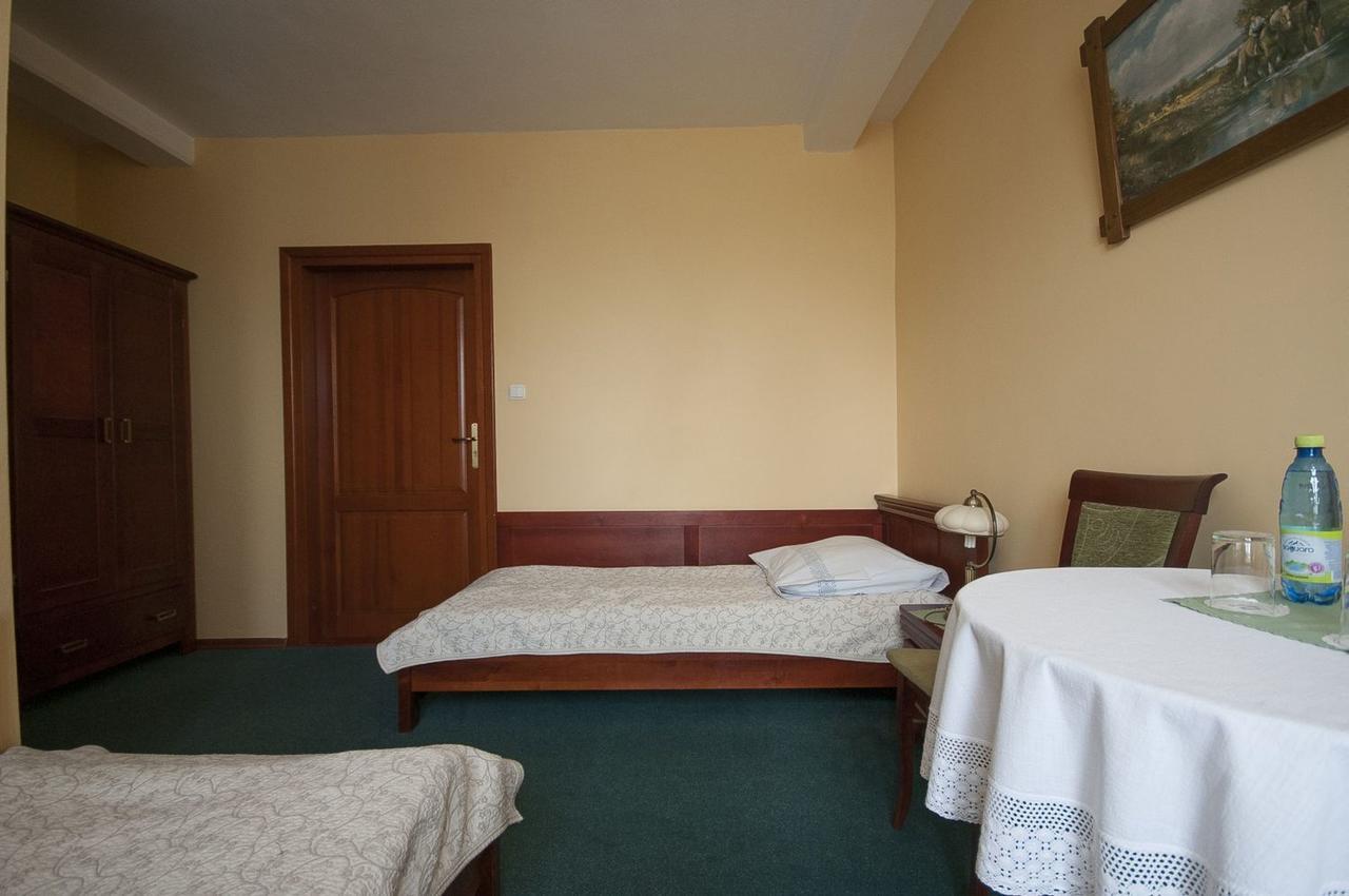 Hotel Restauracja Pod Parowozem Ostrowiec Świętokrzyski Εξωτερικό φωτογραφία