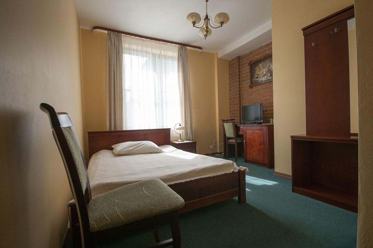 Hotel Restauracja Pod Parowozem Ostrowiec Świętokrzyski Εξωτερικό φωτογραφία