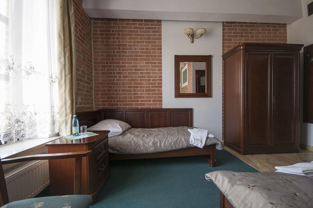 Hotel Restauracja Pod Parowozem Ostrowiec Świętokrzyski Εξωτερικό φωτογραφία