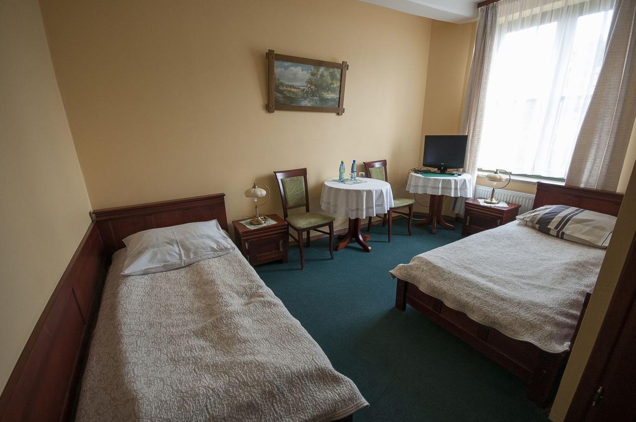 Hotel Restauracja Pod Parowozem Ostrowiec Świętokrzyski Εξωτερικό φωτογραφία